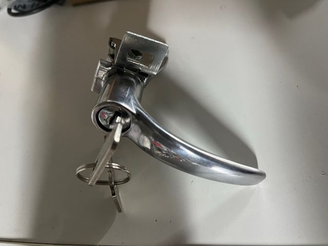 Cerradura porton Seat 600