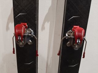 Esquis de travesía de competición ATK