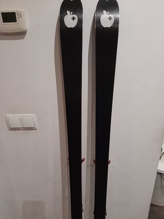 Esquis de travesía de competición ATK