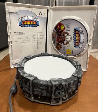 SKYLANDERS GIANTS WII STARTER PACK