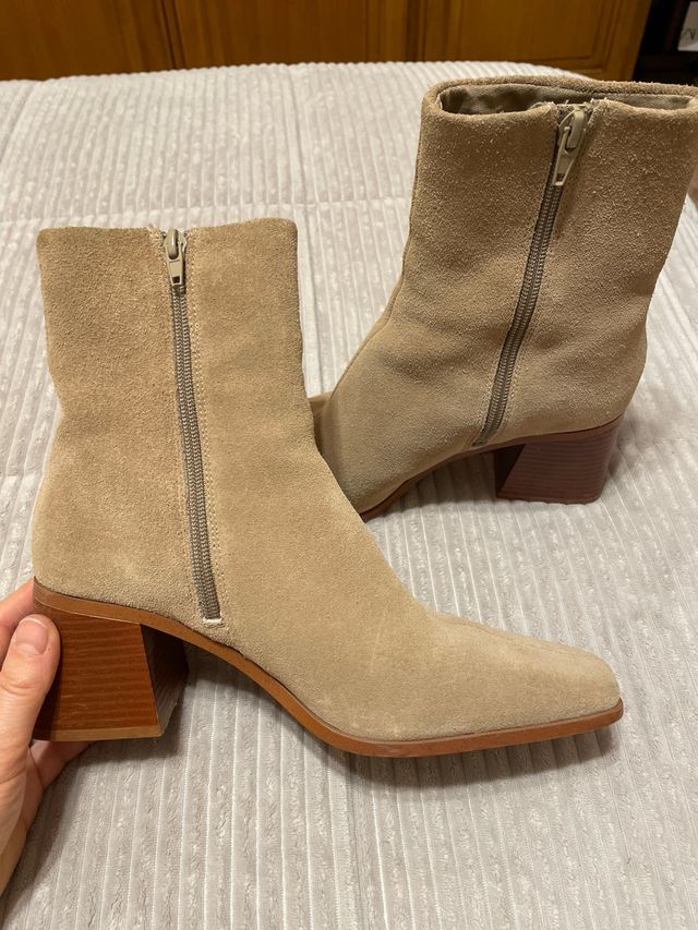 Botines piel. color beis. talla 38. Mango