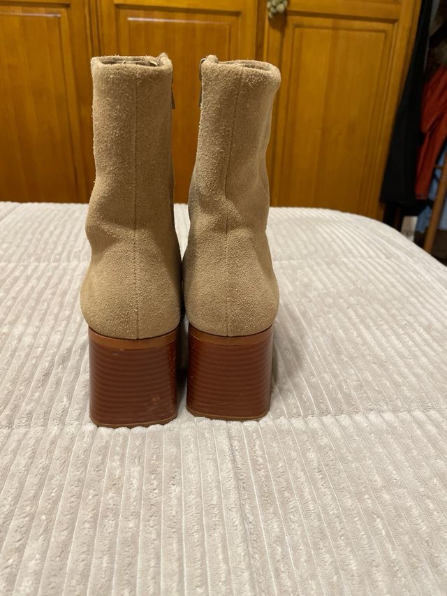 Botines piel. color beis. talla 38. Mango