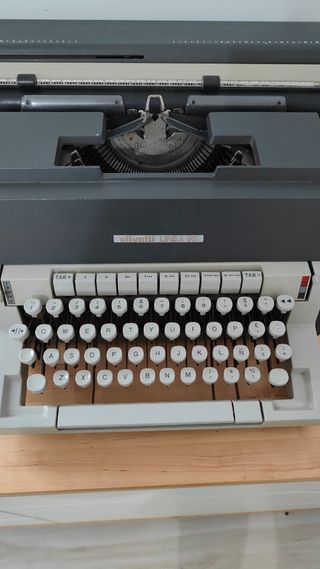 Máquina olivetti línea 98