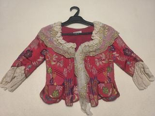 Traje de fallera de mujer.