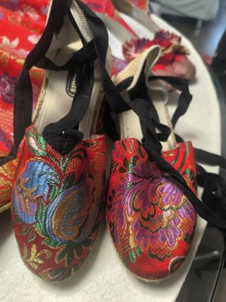 Traje de fallera de mujer.