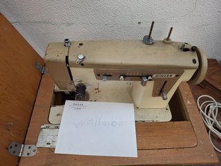 Maquina de coser SINGER