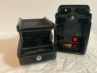 837.Cámara americana KODAK BROWNIE BULL’S EYE.1954