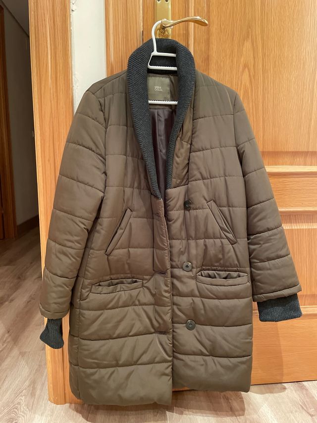 Abrigo verde kaki. Talla S. Sfera