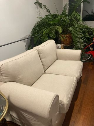 Sofá EKTORP de 2 plazas beige claro