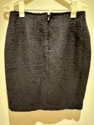 Falda negra tipo Chanel 
