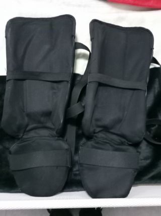 Guantes boxeo y espinilleras Muay Thai k