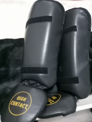 Guantes boxeo y espinilleras Muay Thai k