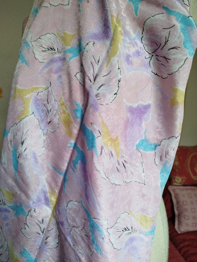 Retal viscosa rosa chicle y dibujo hojas