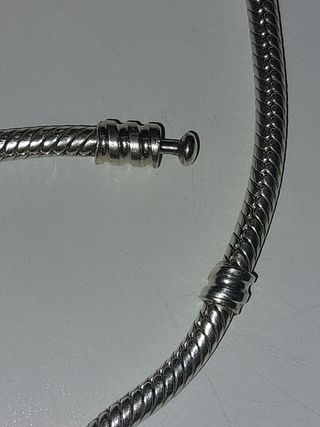 Pulsera y charm Pandora