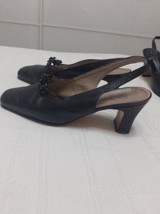 Lote zapatos zeñora en piel color negro