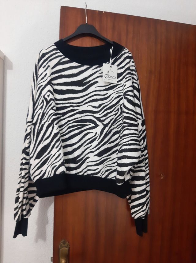 Sudadera de cebra si estrenar muy calentita