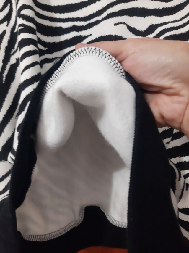 Sudadera de cebra si estrenar muy calentita