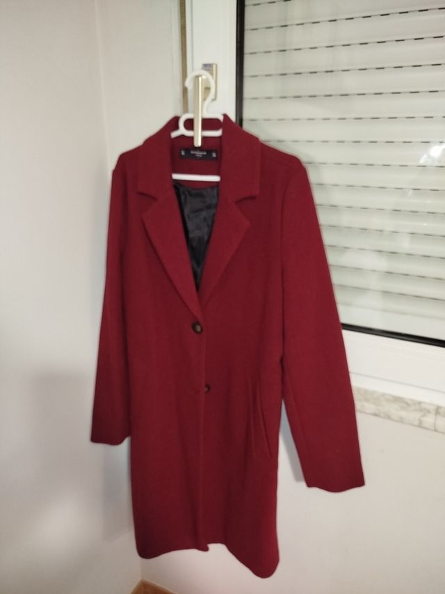 Abrigo burdeos