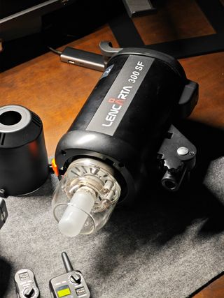 Flash estudio Lencarta 300 SF
