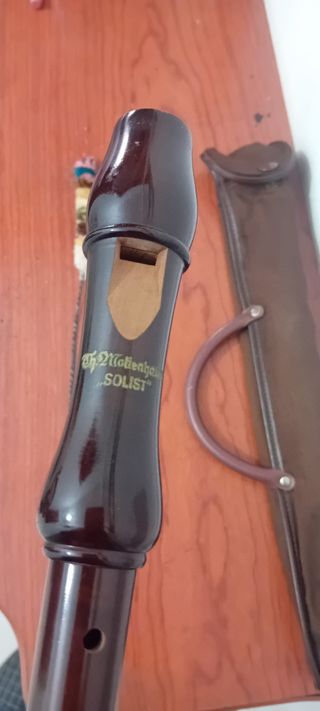 Flauta , escucho la oferta 