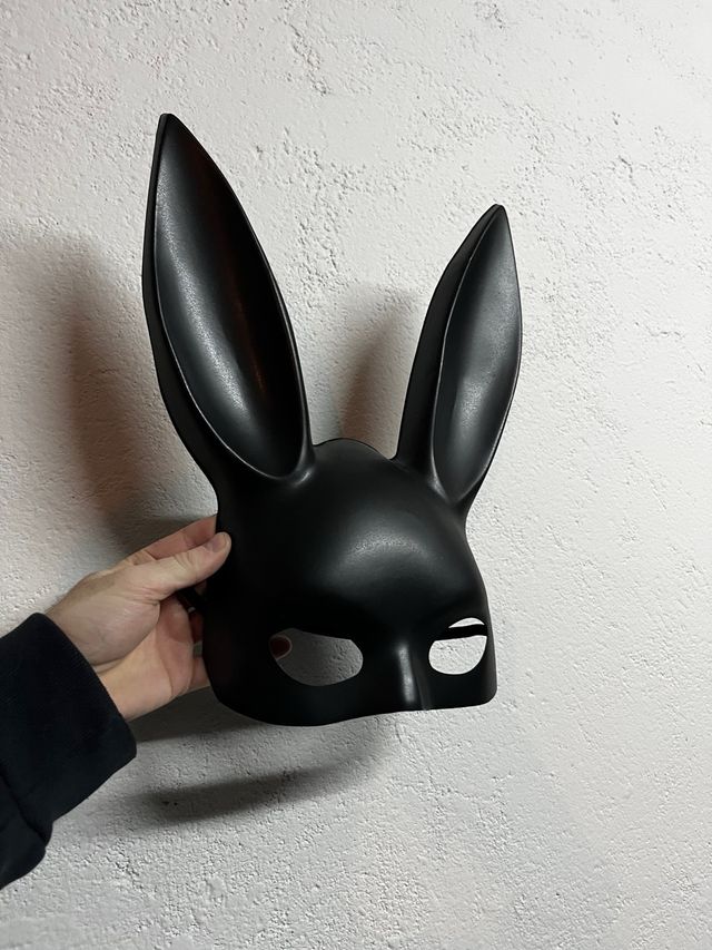 Mascara conejo  Women