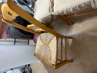 mesa con 3 sillas de madera mejor ver