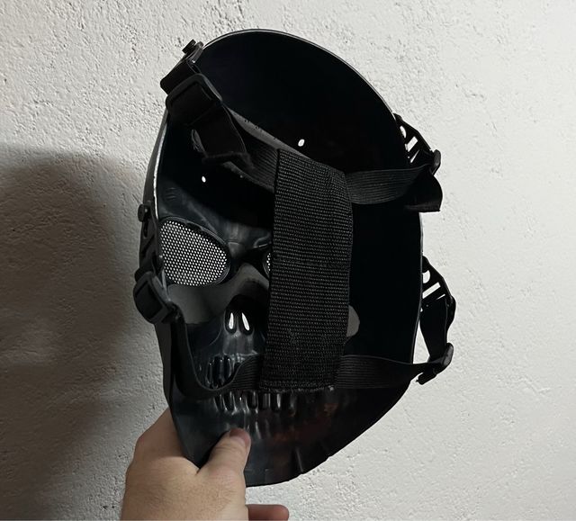 Máscara negra airsoft tactica calavera