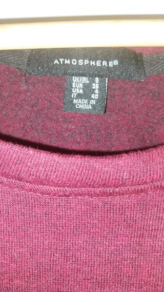 Jersey color granate con cuello redondo