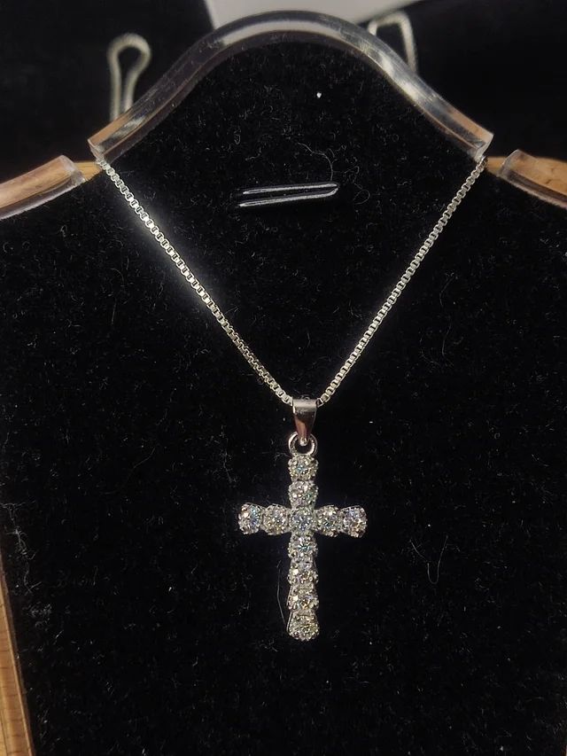 Collar de plata moissanita