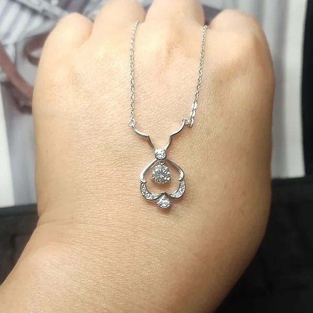 Collar de plata moissanita