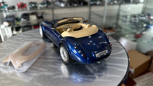 Wiesmann Roadster MF3 escala 1:18