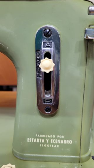 Máquina de coser SIGMA Modelo H