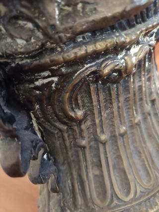Dama de campo en bronce firmado