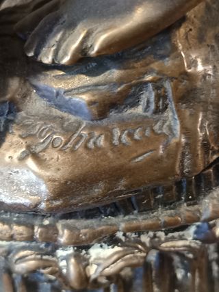 Dama de campo en bronce firmado