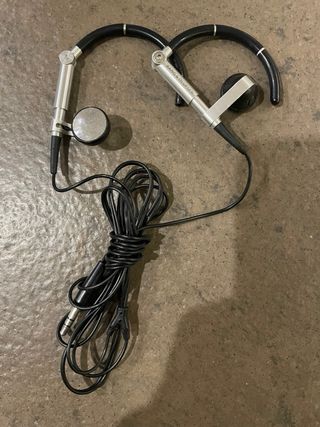 Auriculares Bang and Olufsen A8 con cable