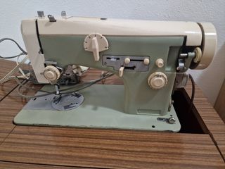Máquina de costura Oliva 515