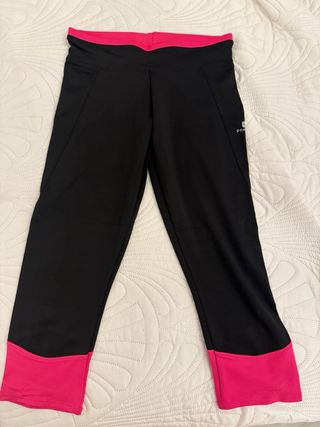 Mallas deportivas por debajo de la rodilla