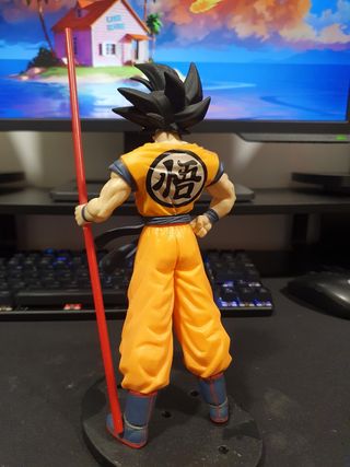 Figura Goku bastón 