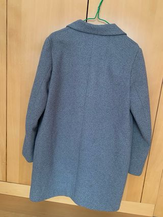 Abrigo corto gris Zara