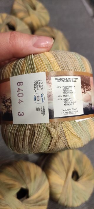 Lotto 9 PZ lana gatto Mombasa chachi