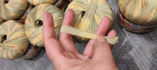 Lotto 9 PZ lana gatto Mombasa chachi