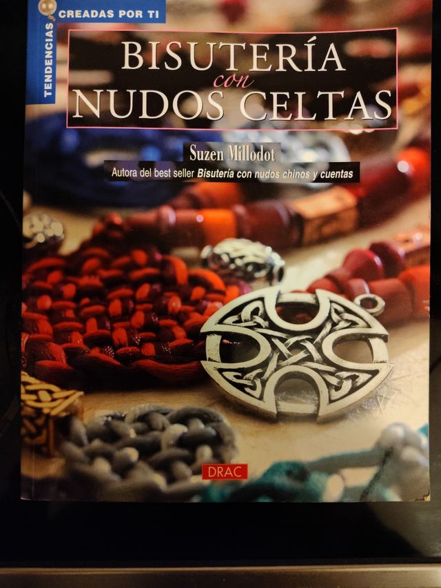 BISUTERÍA CON NUDOS CELTAS (Spanish Edition)