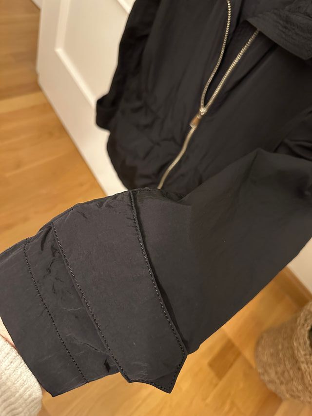 Cazadora cortavientos negro Massimo Dutti