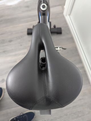 Bicicleta estática prácticamente nueva