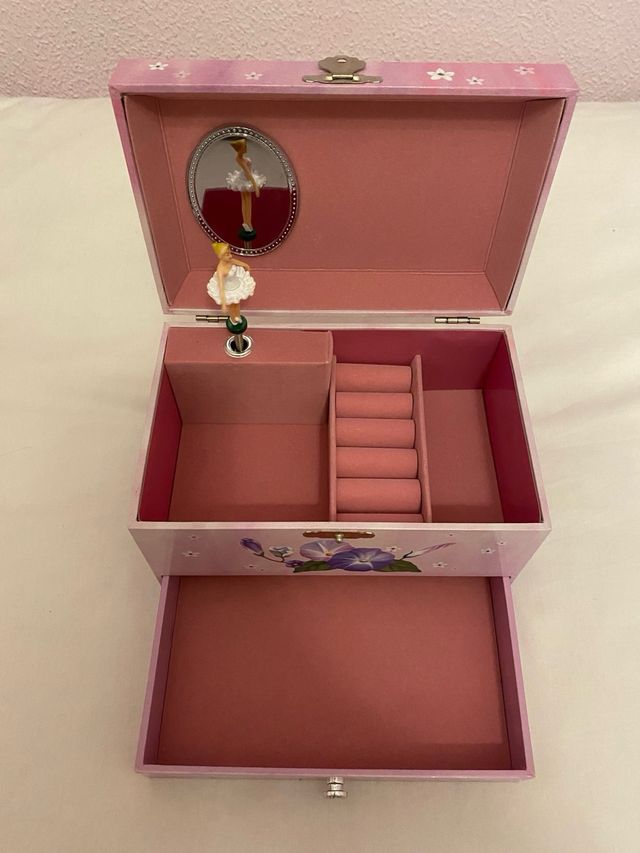 Caja joyero con musica