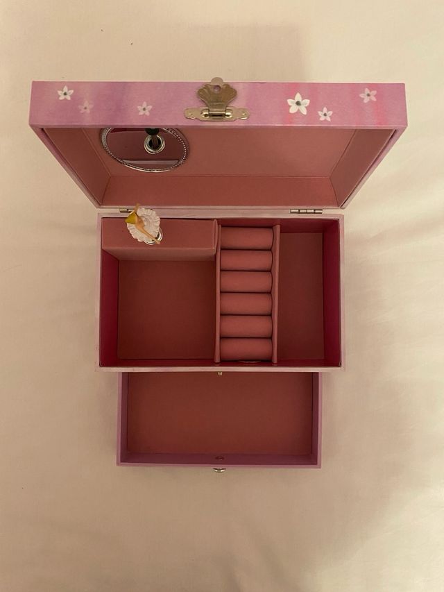 Caja joyero con musica