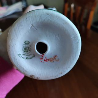 Statuetta in porcellana rumena Apulum