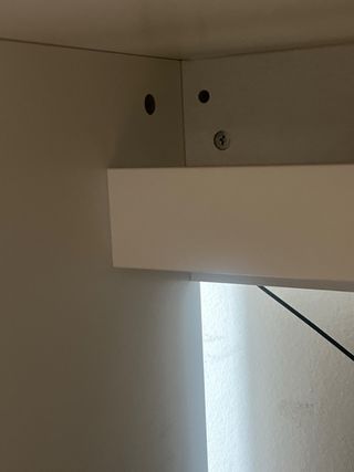 Escritorio con dos partes.