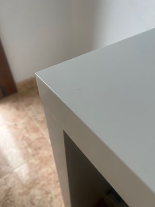 Escritorio con dos partes.