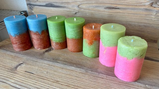 3 Velas artesanales color verde y marron.